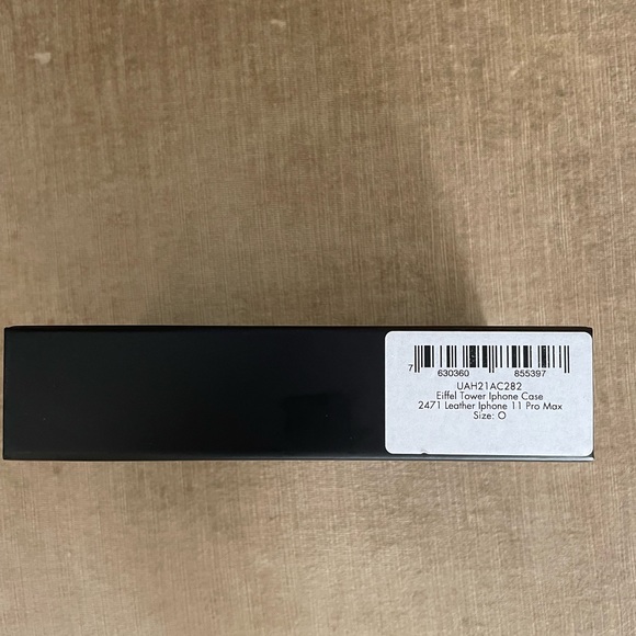 Designer VÊTEMENTS iPhone case - Picture 6 of 6